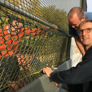 Deze slagplanken kunnen wij voor u monteren, of zoals op de afbeelding te zien is door een paar handige vrijwilligers van de vereniging