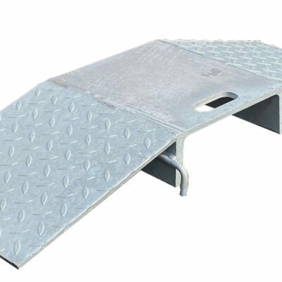 Kabelbrug van staal, deze is eenvoudig aan elkaar te klikken. Geschikt voor wagens van 40 ton.