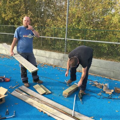 Slagplanken 43 Eenvoudige montage en leuk om te doen met een paar handige vrijwilligers. Maar vanzelfsprekend kunnen wij ook de montage verzorgen.