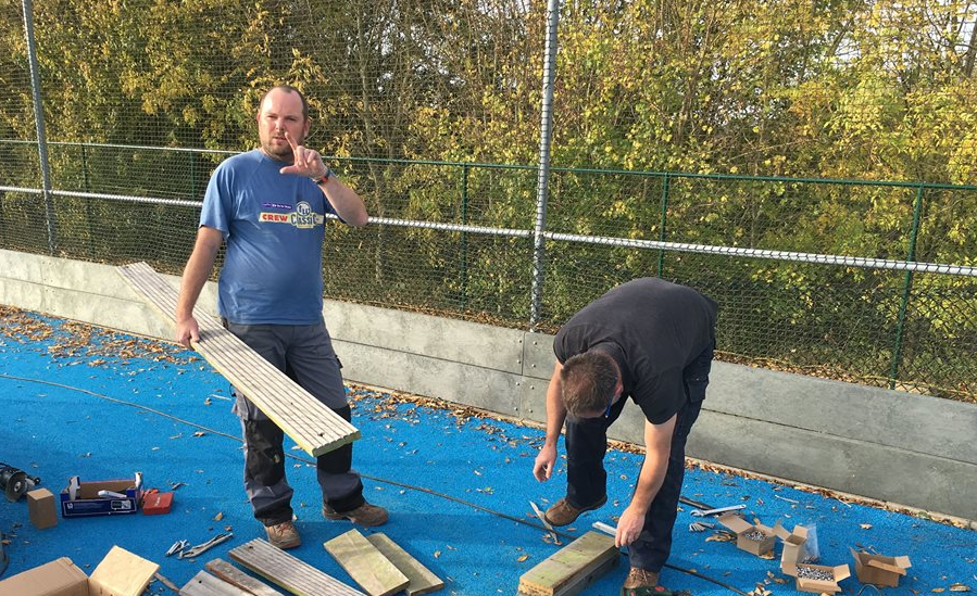 Eenvoudige montage en leuk om te doen met een paar handige vrijwilligers. Maar vanzelfsprekend kunnen wij ook de montage verzorgen.