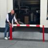 Mini slagbomen 26 Onze compacte handbediende slagboom is de ideale keuze voor het afsluiten van parkeerterreinen, het beschermen van boswegen en het veiligstellen van toegangen tot interne bedrijfsterreinen.