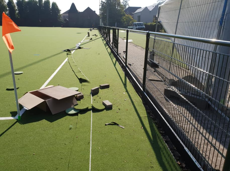 Montage in Vlaanderen, de rubberen slagplanken van SKWshop. Veilig, schokabsorberend en geluiddempend