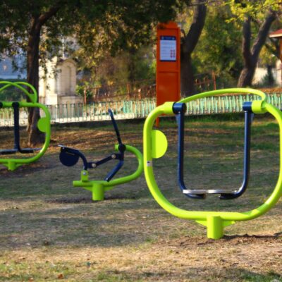 SKWshop heeft een complete lijn buiten kinderfitnesstoestellen. Gezond bewegen en plezier.