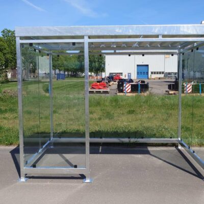 Afgebeeld een 4 x 2m uitvoering. Deze is geheel verzinkt.