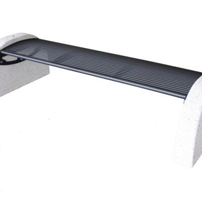 Fraai afgewerkt parkbank met halfronde betonsteunen. Ook leverbaar met rugleuning.