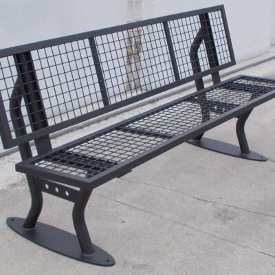 Degelijke en vandalisme-arme parkbanken. En absoluut niet duur.