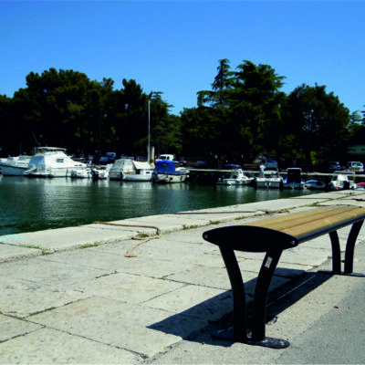 Parkbanken uit de Tauri wood-lijn zijn ook zonder rugleuning leverbaar. Het frame gepoedercoat in een fraaie ral kleur van uw keuze,