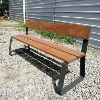 Parkbank Vilnius, eenvoud, elegant en verrassend voordelig.