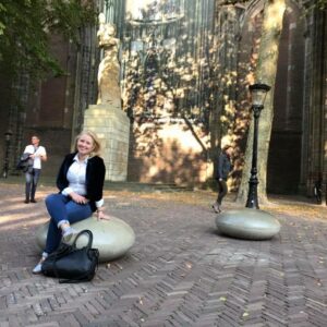 Onze parkbanken in de vorm van een Smartie, ook in diverse fraaie kleuren leverbaar