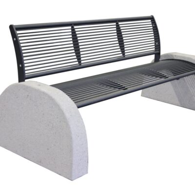 Fraai afgewerkt parkbank met halfronde betonsteunen. Ook leverbaar zonder rugleuning.