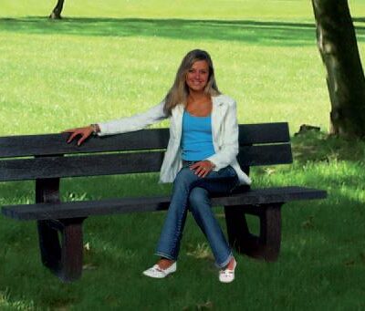 Parkbank kopen? Parkbank model Bonn. Fraai om te zien en een uitstekend zitcomfort. Rotvrij, splintervrij en grafitiproof. Deze parkbanken zijn in diverse kleuren leverbaar.