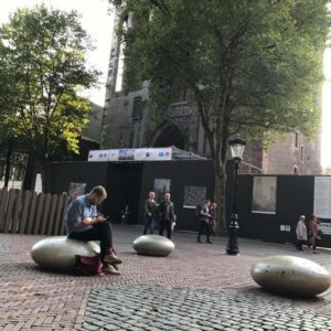 Smarties, vrolijke blikvangers onze verrassend voordelige zit-elementen van beton.