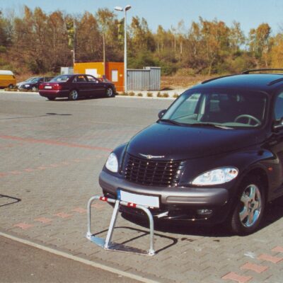 Een ideale oplossing om wild-parkeren tegen te gaan. Deze neerklapbare parkeerbeugels zijn uitgevoerd met cilinderslot en worden geleverd met 3 sleutels
