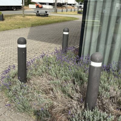 De ultieme duurzaamheid, afzetpalen, parkeerpalen van regeneraat