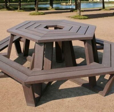 Massief regeneraat picknickset. Geen onderhoud en een zeer fraaie vrormgeving.