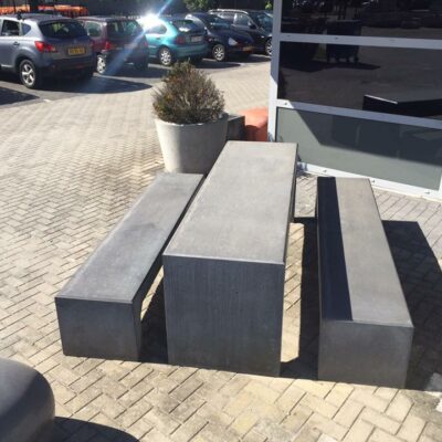 Picknicksets van massief beton. De ultieme duurzaamheid.