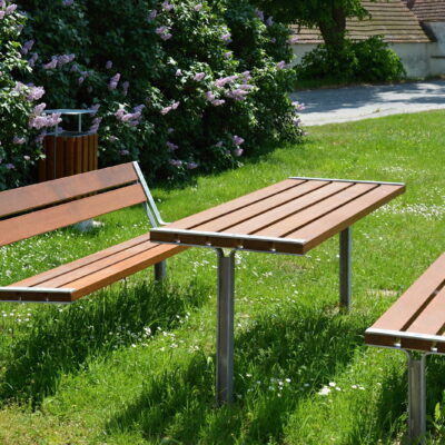 Complete picknickset Nynke, tafel inclusief zitbanken met of zonder rugleuning. Ook mogelijk met een combinatie 1 bank met en 1 bank zonder rugleuning
