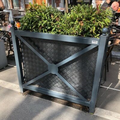 Plantenbak Alba, leverbaar in 800 x 800mm en in 1200 x 800mm.