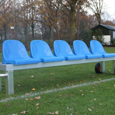 Onze reservebank model Light met 5 uitgevoerd zit-plekken. Deze is ook leverbaar met 4 en met 6 zitplekken.