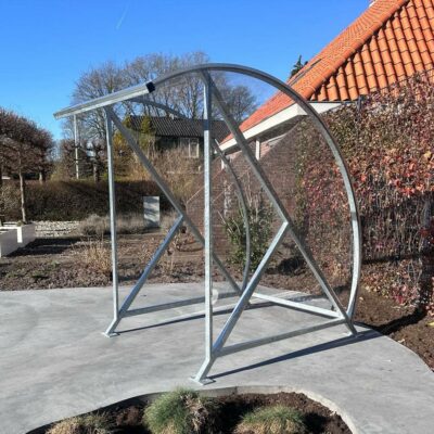 Klein maar fijn, onze rookabri BF600 met wanden van uv-bestendig slagvast polycarbonaat. Ideaal als u maar 2 of 3 rokers heeft.
