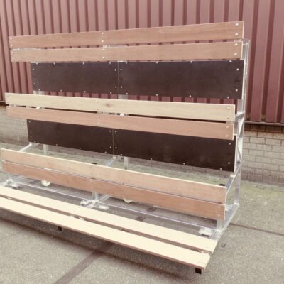 18 zitplaatsen, 3 rijen, 0 gedoe – direct inzetbaar!