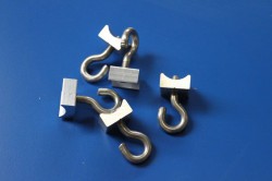 RVS nethaakjes met aluminium blokje.