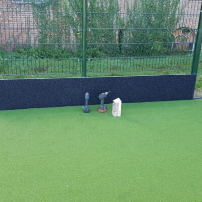 Slagplanken 24 Hockeyslagplanken met rubbergranulaat. Op montage in België.