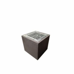 Uw asbaktegel gemonteerd op een betonnen sokkel.