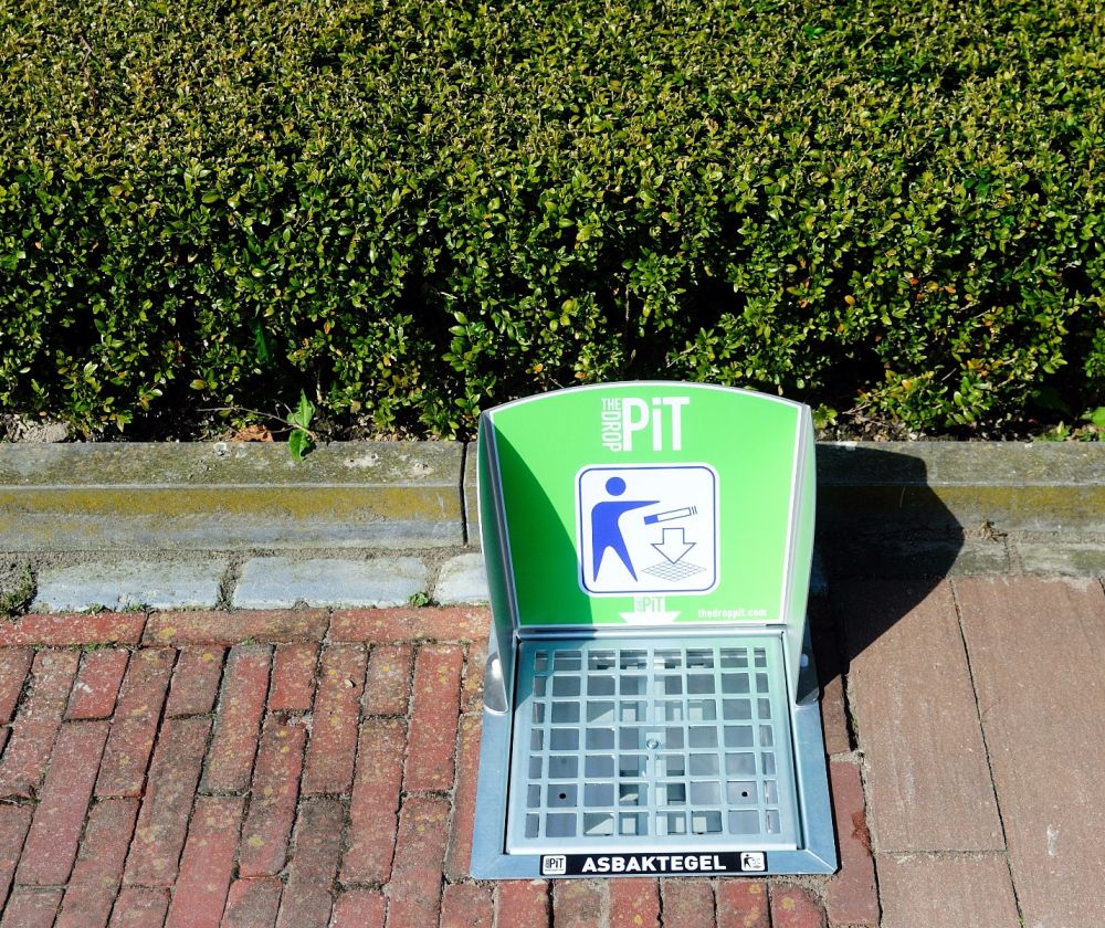 Een tegel asbak is en blijft een handig en duurzaam alternatief voor de reguliere buiten asbakken