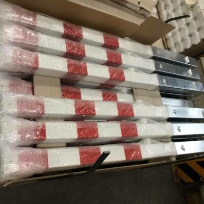 Onze antiparkeerpalen worden zorgvuldig verpakt voor verzending.