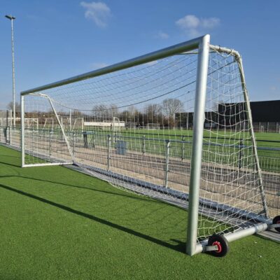 De zware aluminium hoekverbinding die we in onze aluminium voetbaldoelen gebruiken. Deze is 100% sluitend en daarmee uniek en misschien wel de sterkste die de markt te bieden heeft.