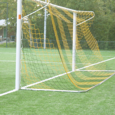 Knooploze doelnetten voor uw P-model voetbaldoelen. Afgebeeld: geel-zwart. 7.5 x 2.5  0.9 x 2.0 meter.