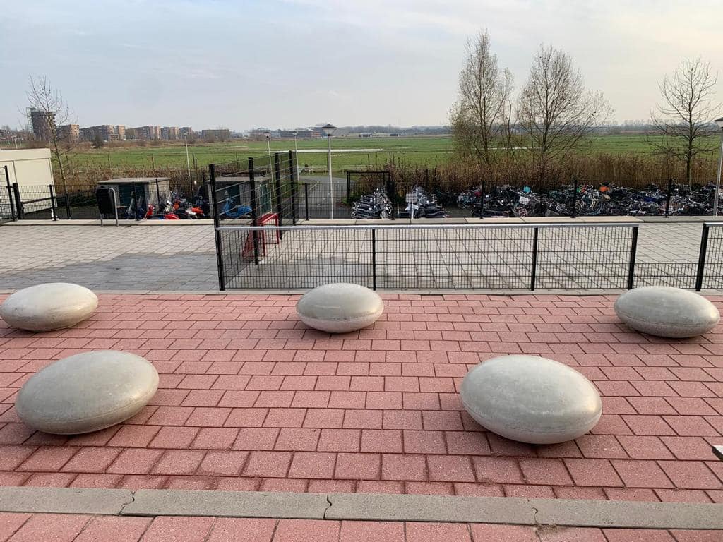 Vrolijk, duurzaam en voordelig park- straatmeubilair. Smarties van SKWshop